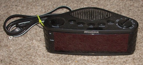 Sylvania scr1206 alarm clock - alarm,