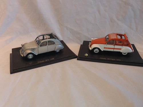 Lot deux 2cv une - une, de