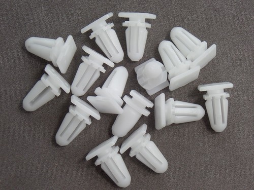 Clips fixation habillage - fixation,