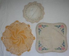 Lot 3pcs Vtg Doilies Table