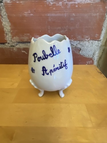 Pot ancien œuf - ancien, tripode