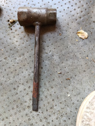 Clé pipe avec tournevis - avec,