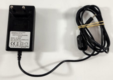 Adaptateur secteur Chargeur Shenzhen JD-05025 5V 2A pour Tablette MPman MP10QUAD