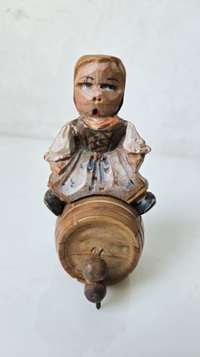 Petite fille tonneau - , bouchon