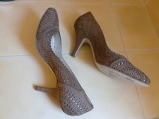 ESCARPINS " SAN MARINA " CUIR DAIM DECOUPE AJOUREE TEINTE CAMEL T.39 SUPER ETAT