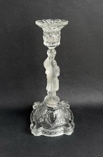 Ancien bougeoir Jeanne d’arc verre moulé dépoli verrerie de Portieux