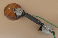 Ancien téléphone mural bois à cornet déco vintage rustique old phone