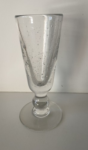 Grand verre pied style - À,