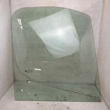 Glace porte avant droite 8200005500 Renault TRAFIC II FOURGON