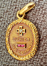Médaille Augis Diamant Rubis en or 18 Carats + qu'Hier - que Demain Tète d'Aigle