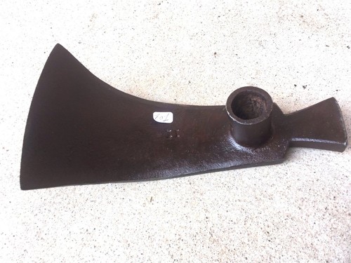 Old tool outil - ),
