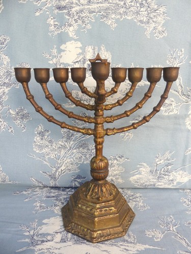 Menorah 9 - (hanukiah),