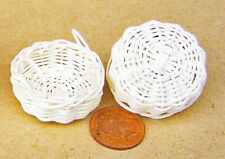 2 Main Fabriqué 3.7cm Diamètre Osier Basket's Tumdee 1:12 Échelle Poupées Comme