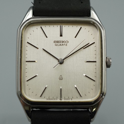 Presque comme neuve montre - neuve*,