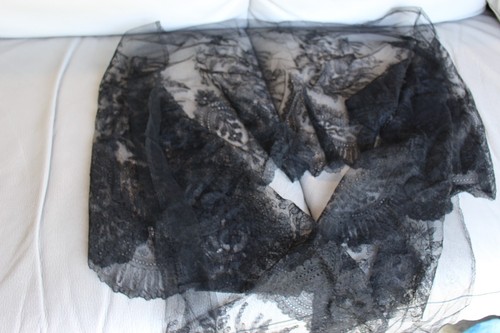 Dentelle ancienne - ancienne,