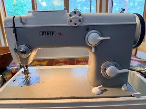 Pfaff 260 sewing - , machine.