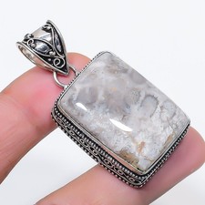 Pendentif pierre précieuse