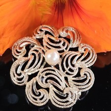 Broche En Vermeil Motif ajouré Perle De Culture Poinçon 925 Diamètre 30 Mm