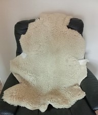 Cuir , Véritable Peau De mouton Origine France Tapis Deco Vintage