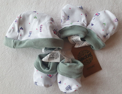 Bonnet chaussons neufs - bonnet,