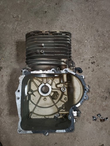 Briggs stratton engine - briggs, &