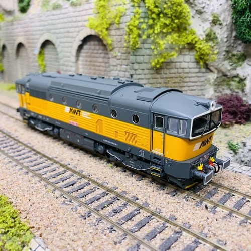 Locomotive diesel série - , d.753