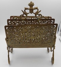 ANCIEN  PORTE COURRIER  LETTRES REVUE LAITON AJOURE AVEC GRIFFON PANIER FLEURI