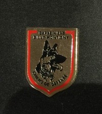 PIN'S LAPEL PIN CHIEN BERGER ALLEMAND CARABINIERS BILLY MONTIGNY CHIENS DEFENSE