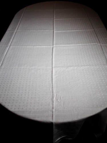 Nappe damassée 2m35 1m65 - nappe,