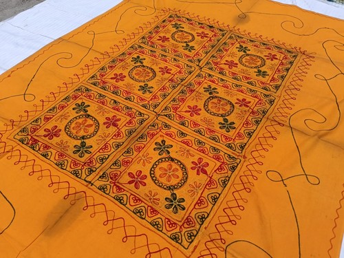 Couvre lit indien brodé - brodé, fait