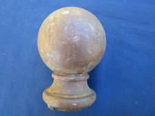Grosse boule rampe pilastre