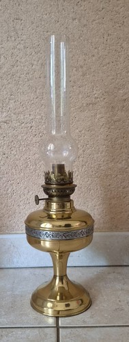 Lampe pétrole à - (ou,