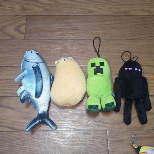 Lot peluches mascottes