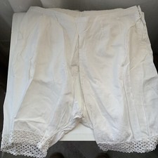 ANCIENNE CULOTTE FENDUE VINTAGE COTON ET DENTELLE