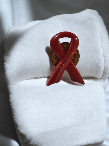 Pin vintage sidaction ancien - vintage,
