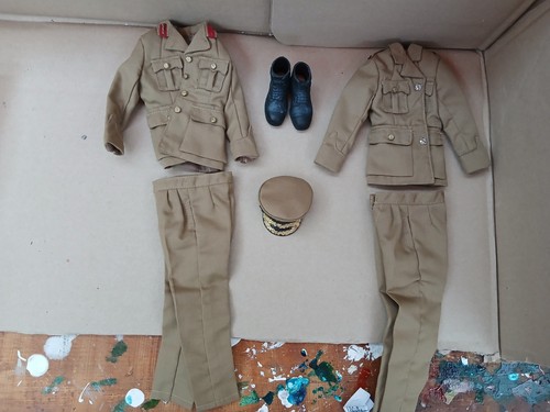 Lot tenues militaires - 2, 1/6