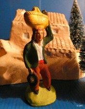 SANTON TERRE CUITE ANCIEN  HOMME A LA POULE  Ht  6,5 / 8 cm