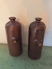 Lot de deux bouteilles en