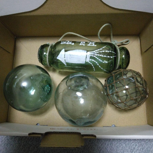 Lot boules de - 4,