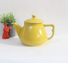 Théière ancienne jaune citron