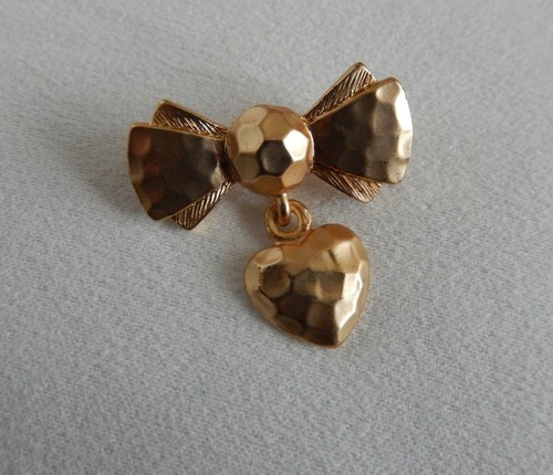 Broche noeud coeur couleur - ,