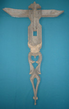 Ancien Totem en bois sculpté