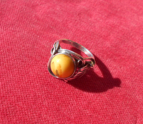 Une bague ancienne style - de,