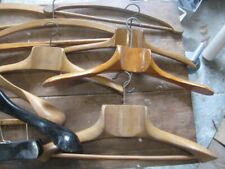 ++"519.16"   LOT DE 21 CINTRES