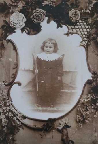 1880 enfant reflet dans - 1880,