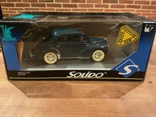 Voiture Solido 1/18 Renault 4 CV berline bleu, ref : 8047