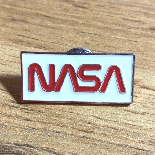 Pin pins métal nasa - pin's,