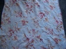 ANCIEN COUPON DE TISSU FLEUR DE LYS AROME TONS BEIGE  CIEL- 82 cmX 230  - TIS 59