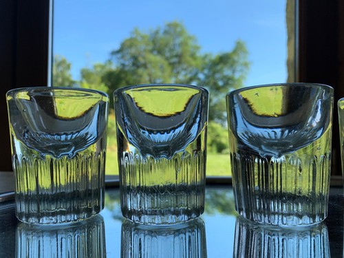 Petits verres anciens a - 8,