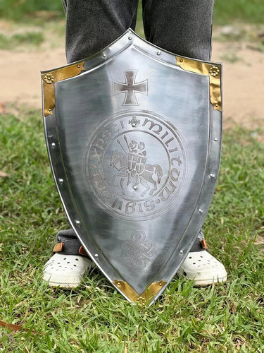 Bouclier croix chevalier